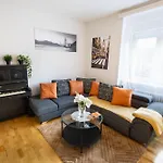 Cozy Panorama Apartment Next To The Buda Castle